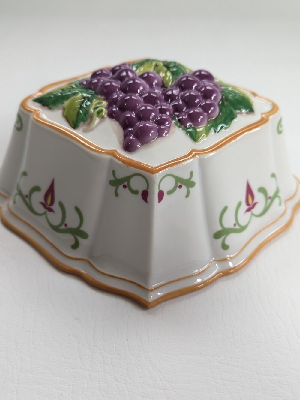 Le Cordon Bleu Franklin Mint Ceramic Grape Jello Mold - Picture 3 of 8
